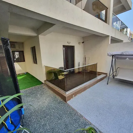 Garsoniera Dubla The Place Zona Alezzi Apartment Navodari